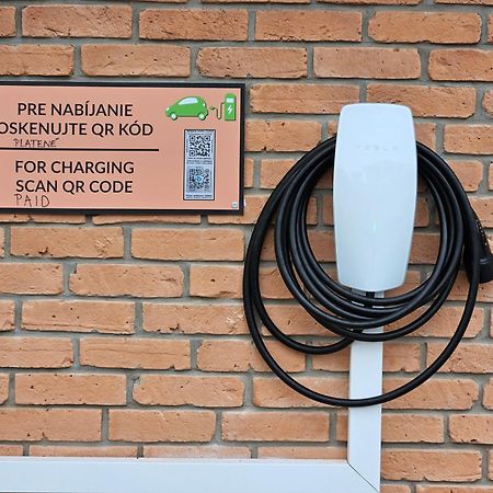 Penzion Pod Zamkom-Boleráz Exteriör bild